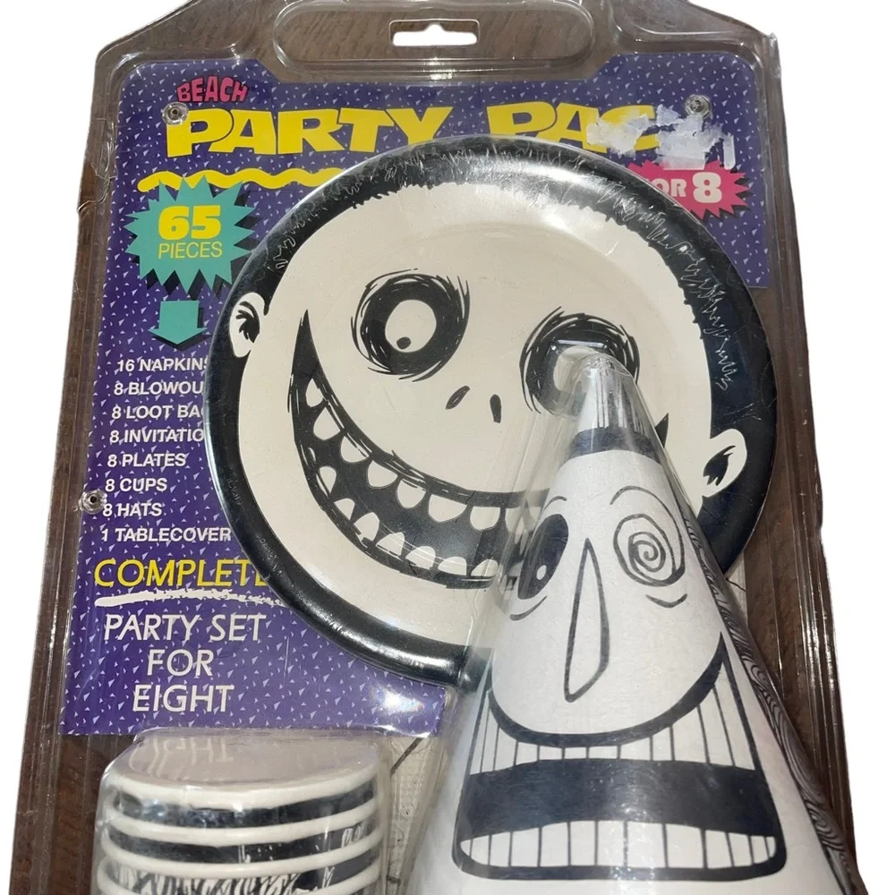Vintage NIGHTMARE BEFORE CHRISTMAS PARTY PAC SET VINTAGE SEALED  65 Pieces.